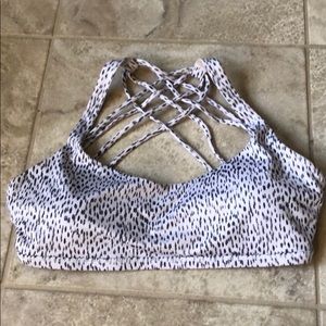 Like new lululemon free to be bra size 8